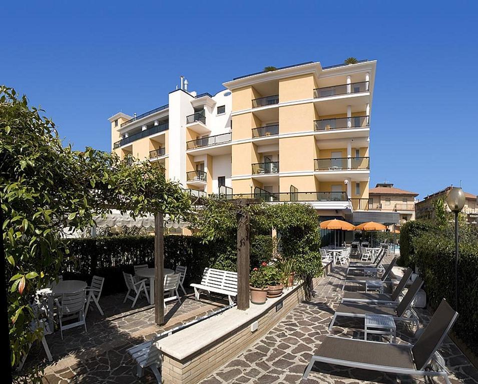 Hotel Imperial San Benedetto del Tronto Esterno foto