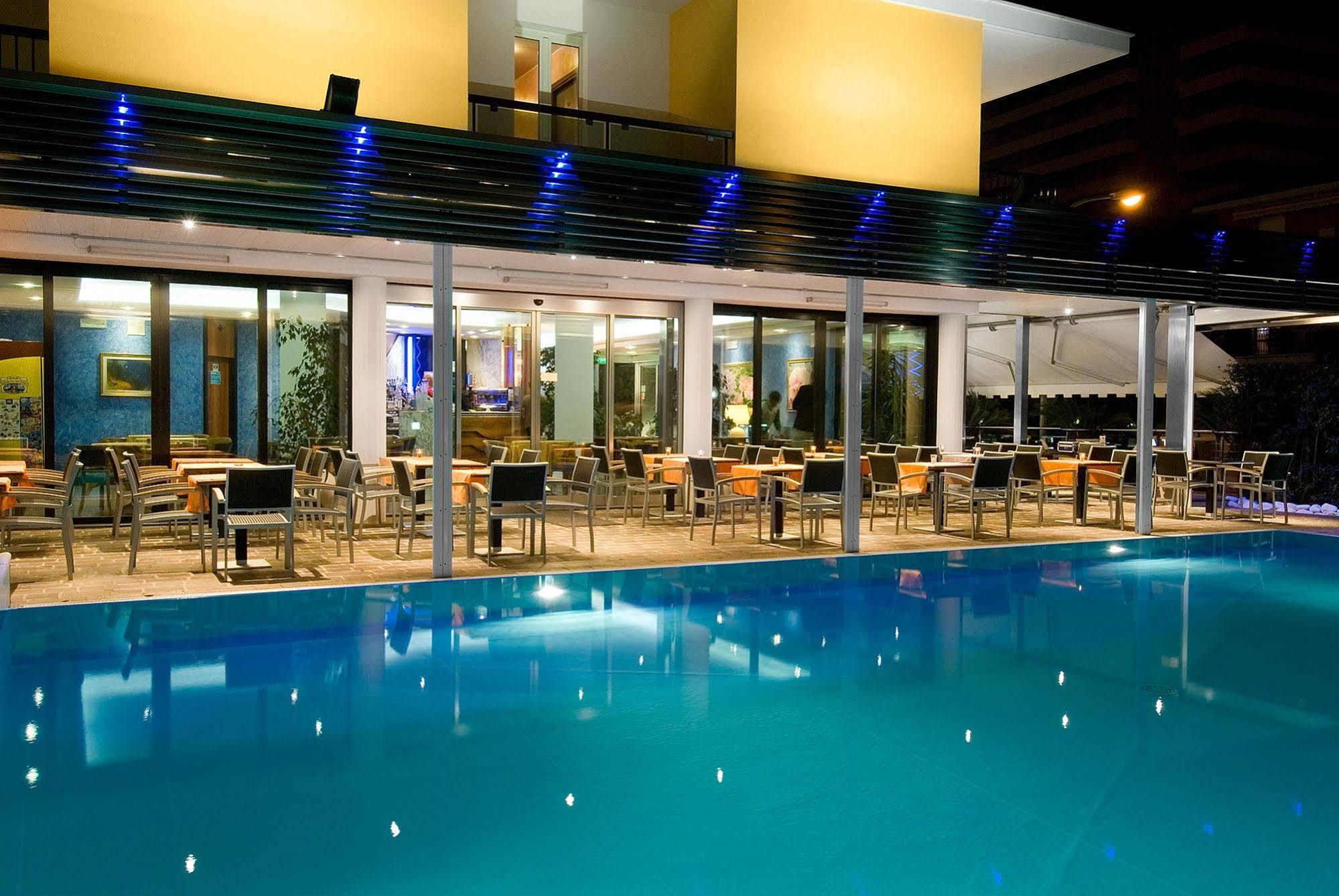 Hotel Imperial San Benedetto del Tronto Esterno foto